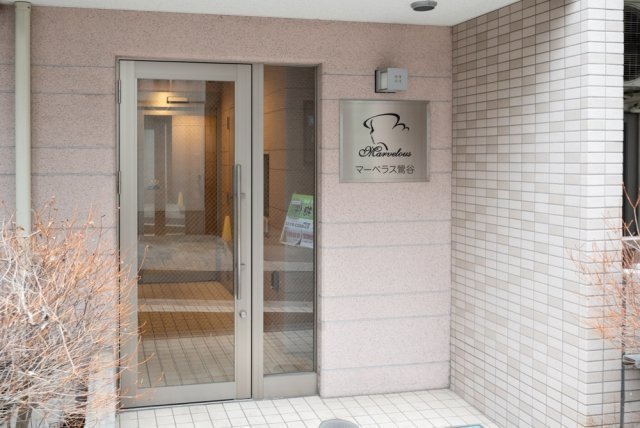 25/26 エントランス