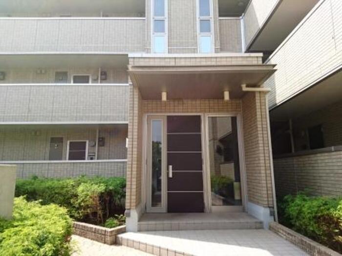 17/25 エントランス