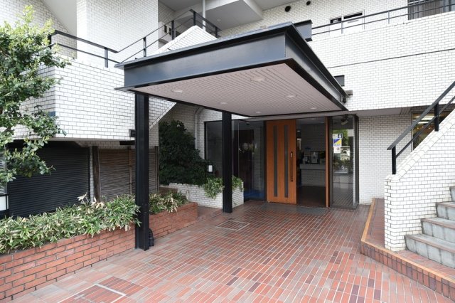 22/24 エントランス