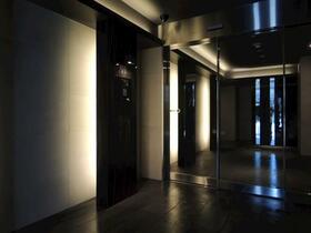 16/16 エントランス