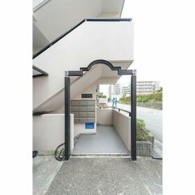 13/13 エントランス