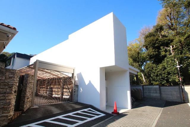 25/28 エントランス