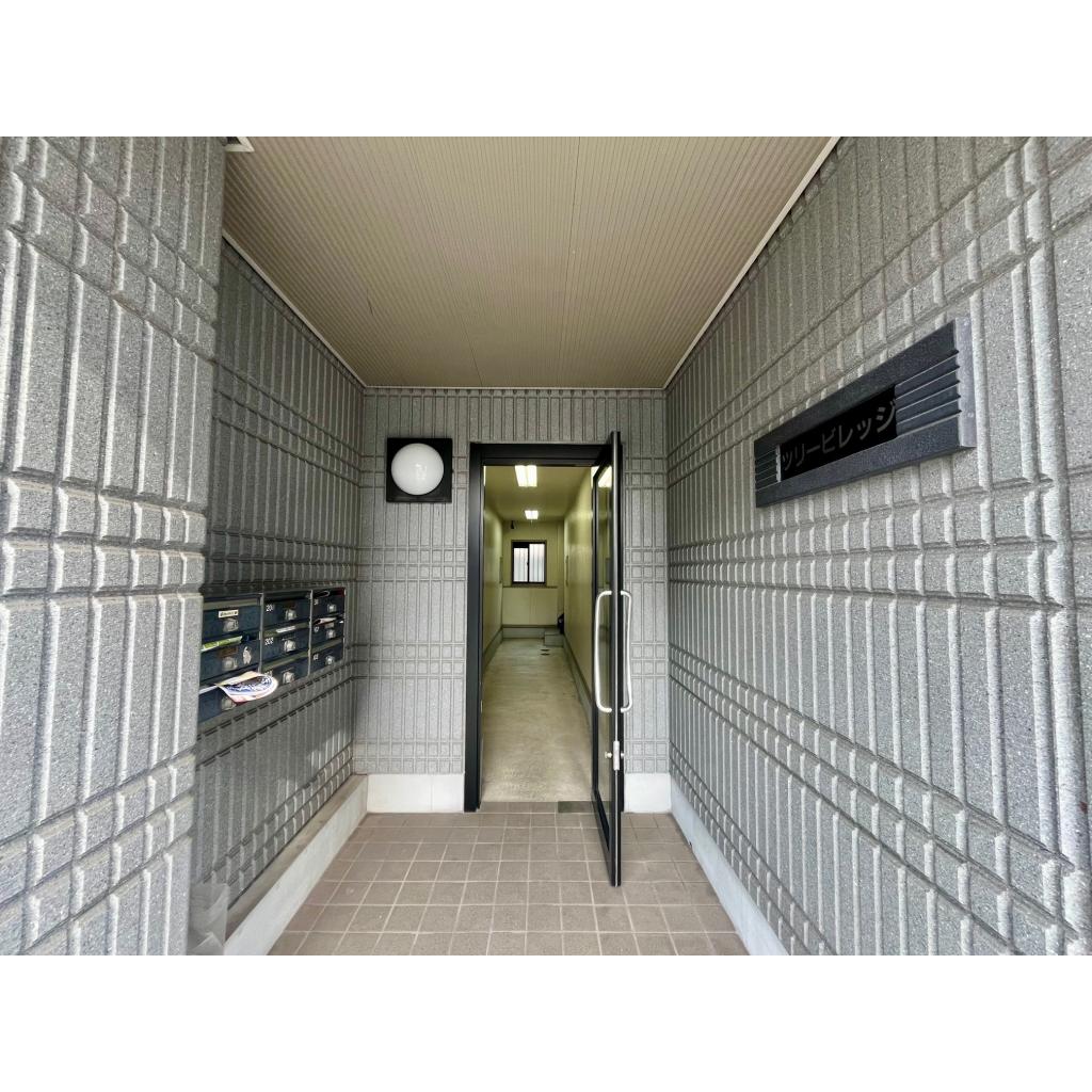 2/2 エントランス