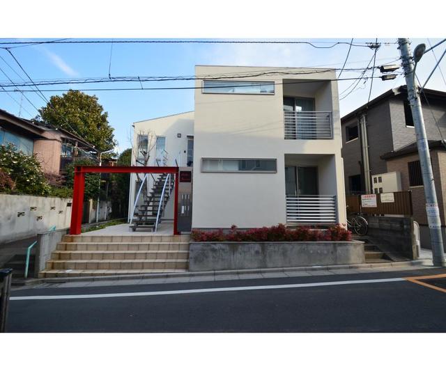 23/27 エントランス