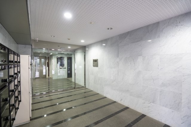 21/22 エントランス