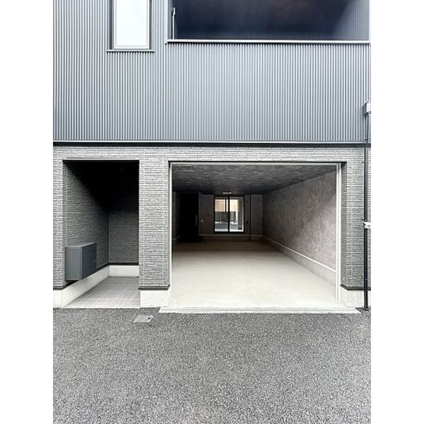 13/19 駐車場