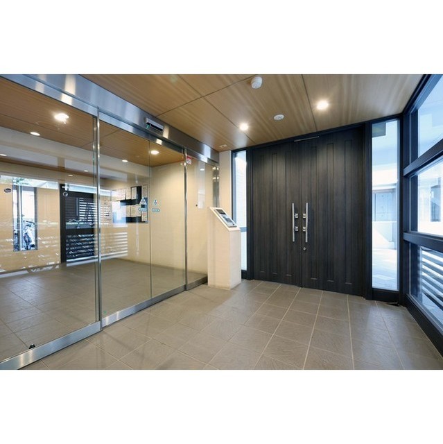 13/16 エントランス