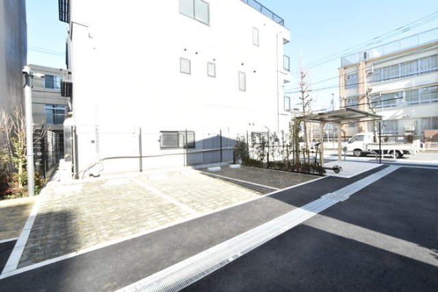 17/17 駐車場