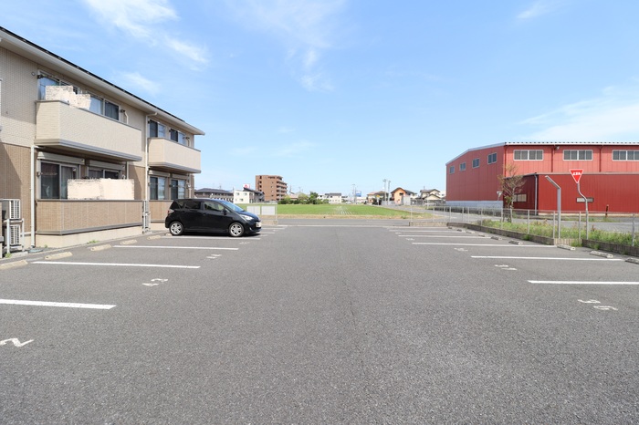 2/3 駐車場