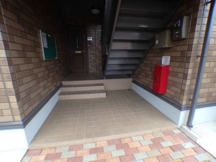 19/27 エントランス