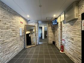 16/16 エントランス