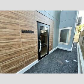 15/15 エントランス