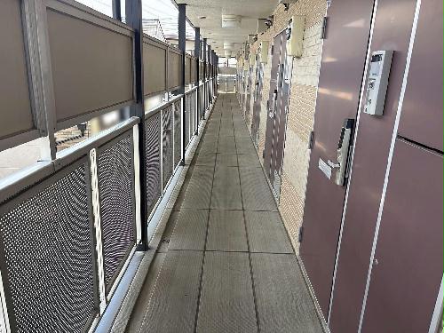 13/14 エントランス