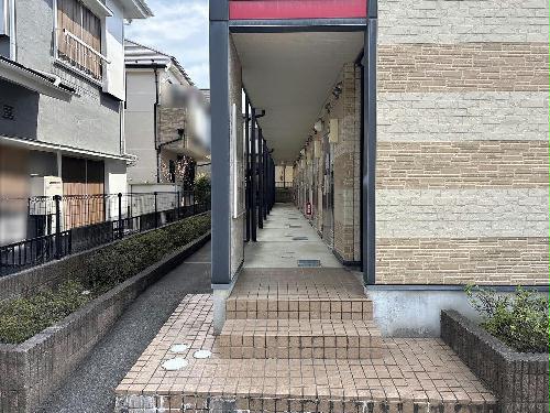 13/14 エントランス