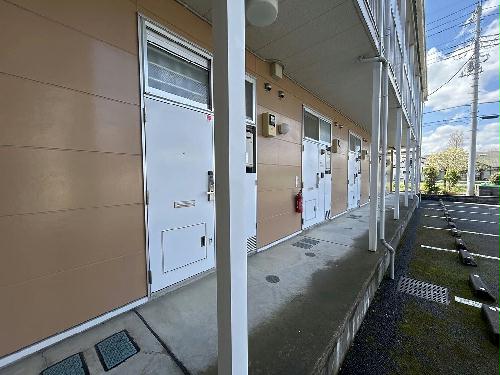 13/14 エントランス