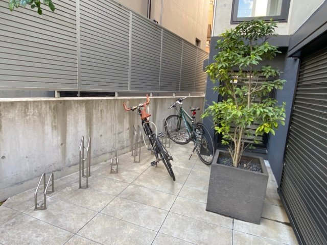 23/26 駐車場