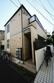 16/17 エントランス