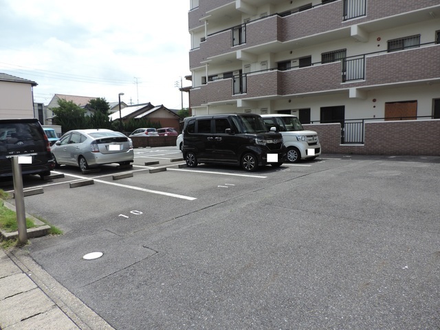 18/20 駐車場