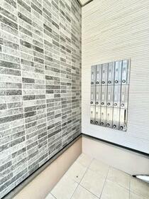 16/16 エントランス