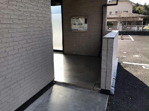 13/14 エントランス