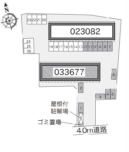 13/13 駐車場
