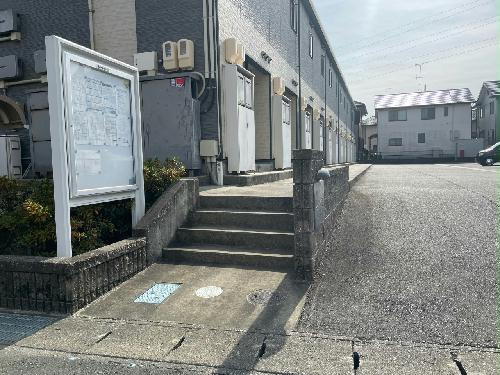 13/19 エントランス