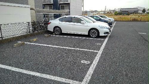 14/14 駐車場