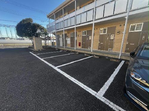 13/23 駐車場