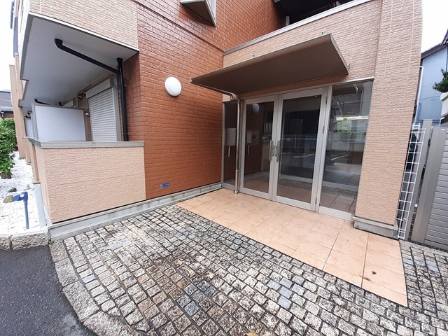 14/20 エントランス