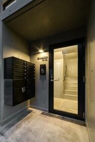 16/16 エントランス