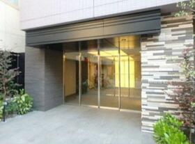 16/16 エントランス