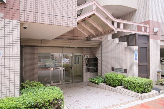 2/4 エントランス