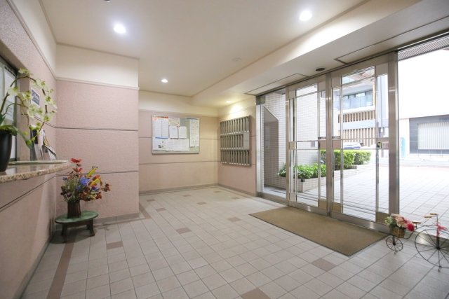 25/26 エントランス