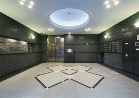 16/16 エントランス