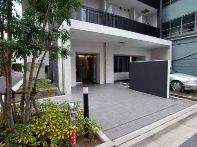 20/27 エントランス