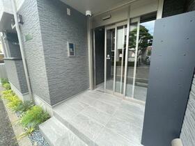 16/16 エントランス