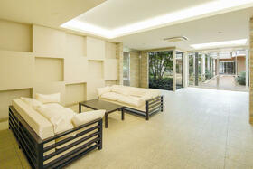 13/15 エントランス