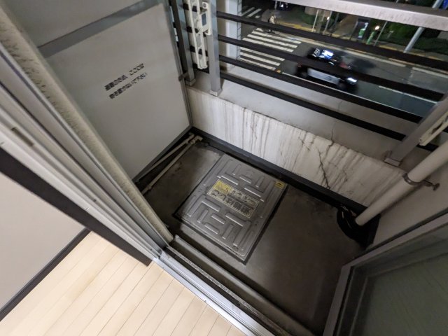 2/5 エントランス