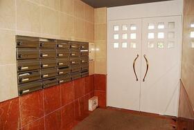 16/16 エントランス