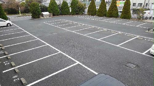 14/14 駐車場