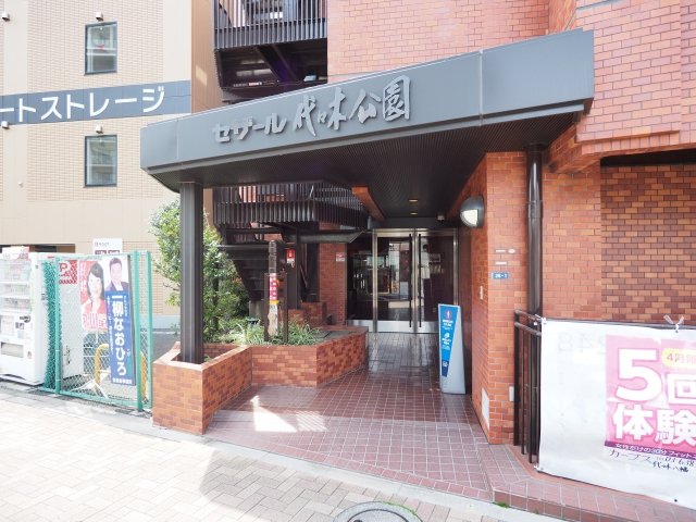 2/4 エントランス