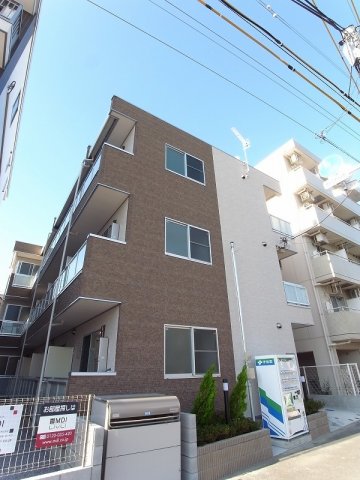 16/17 エントランス