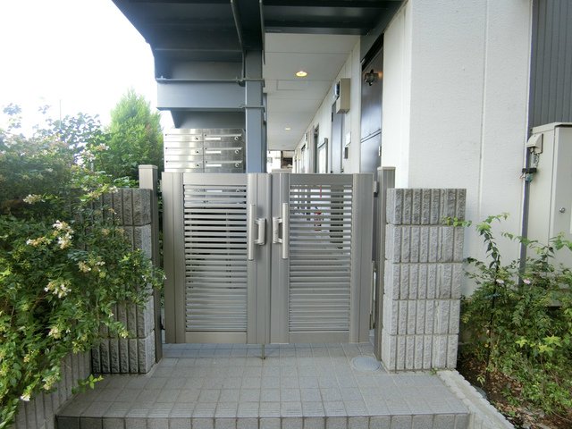 21/30 エントランス