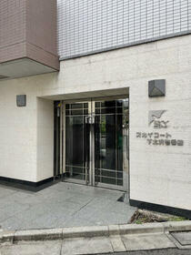 16/16 エントランス