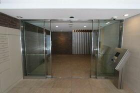 16/16 エントランス