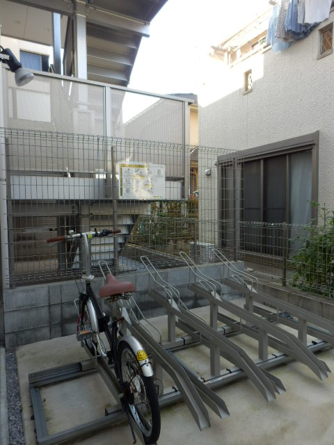 22/30 エントランス