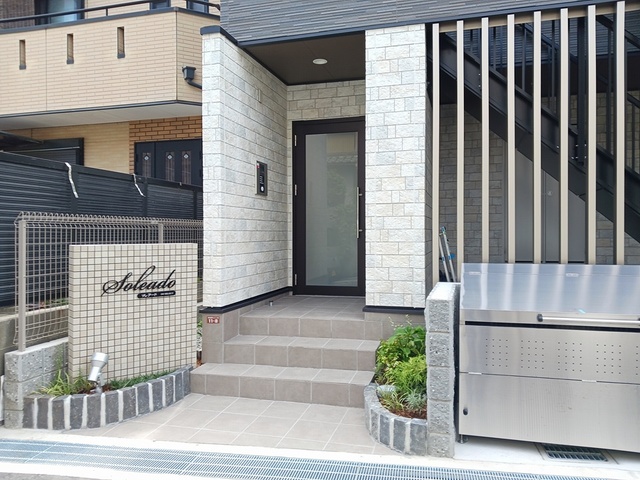 14/20 エントランス