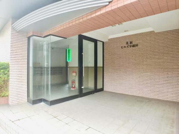 26/27 エントランス