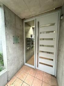 14/14 エントランス