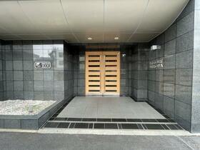 15/16 エントランス